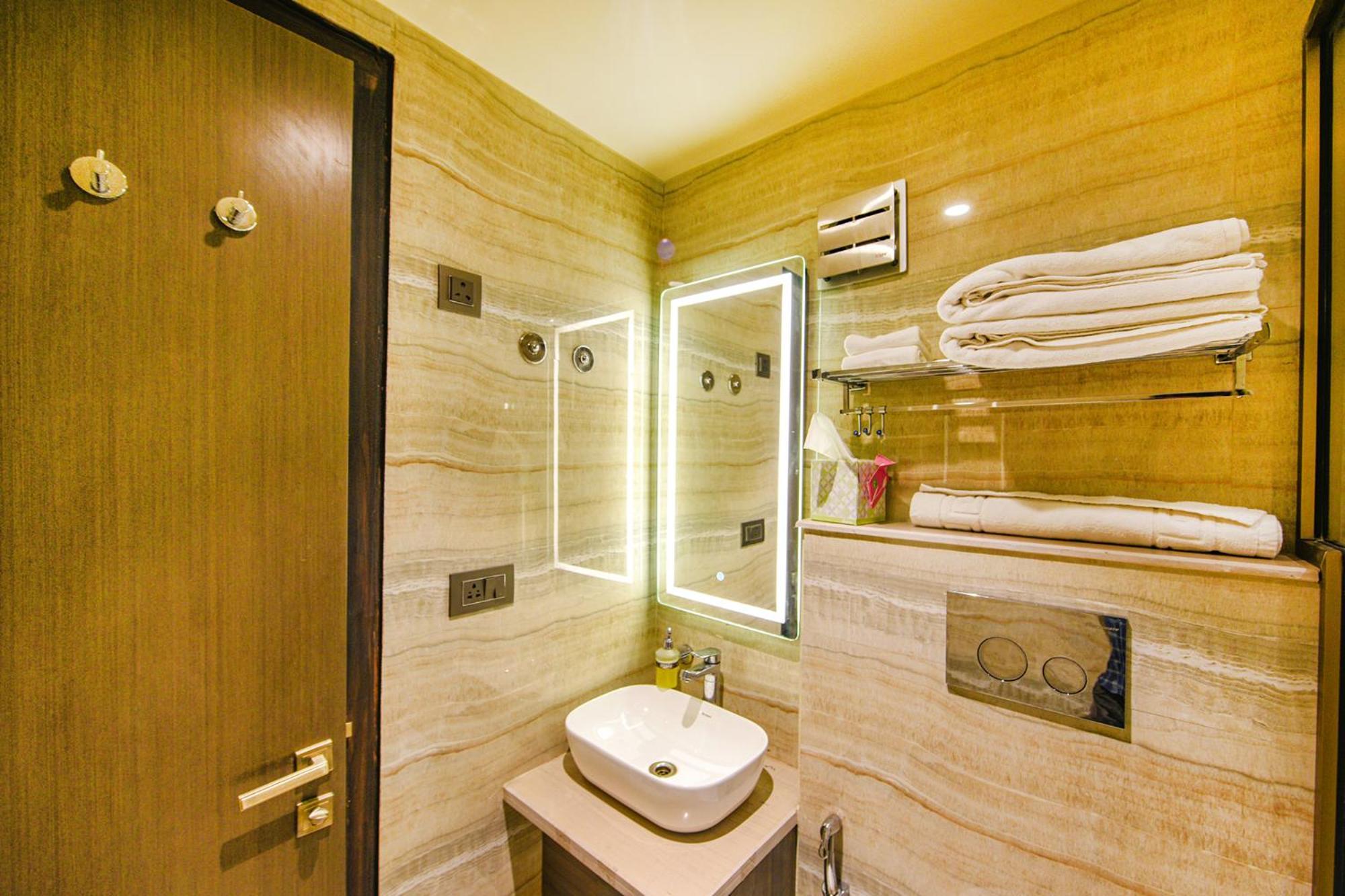 Fabhotel Prime Qotel Janakpuri Delhi  Exterior photo