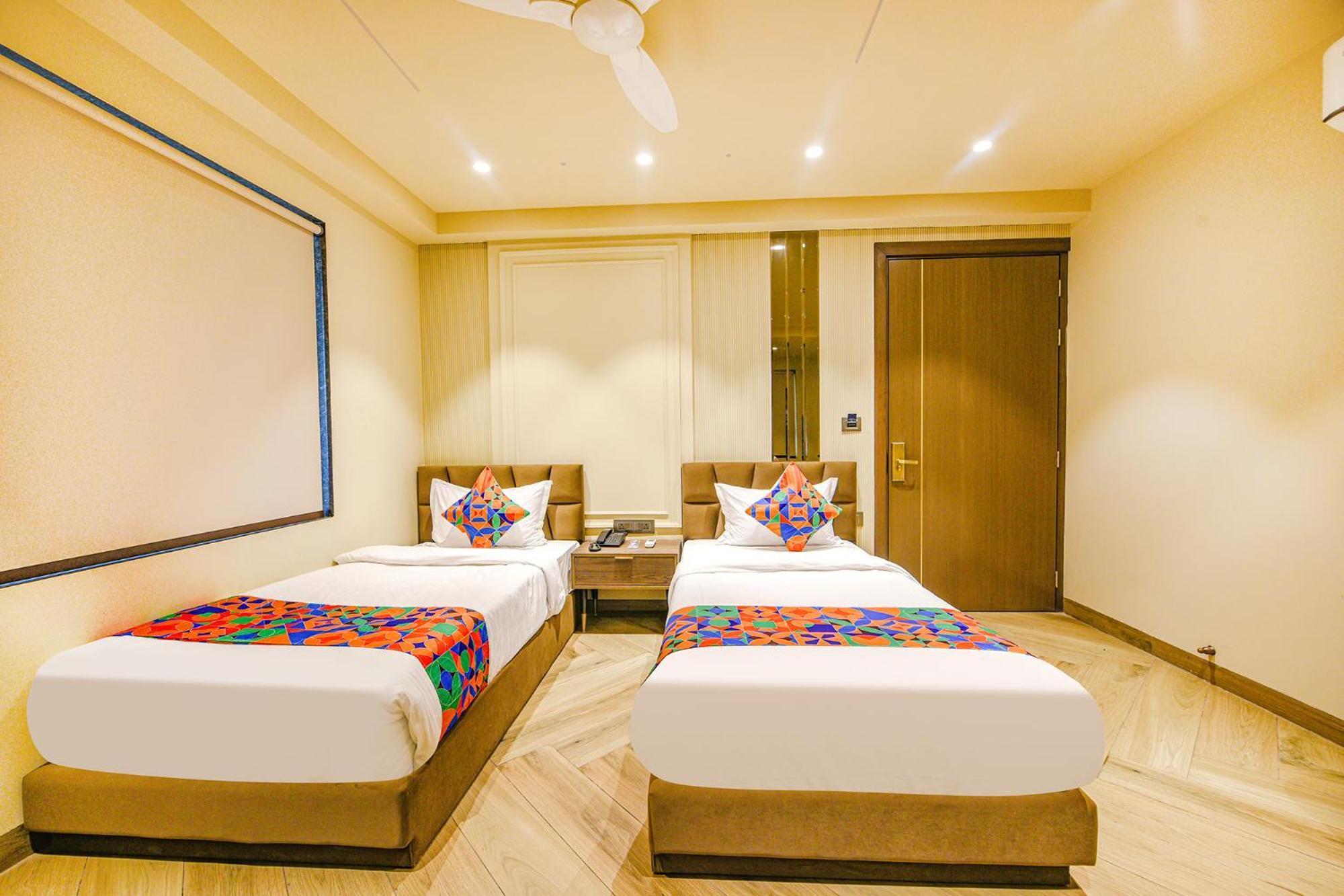 Fabhotel Prime Qotel Janakpuri Delhi  Exterior photo