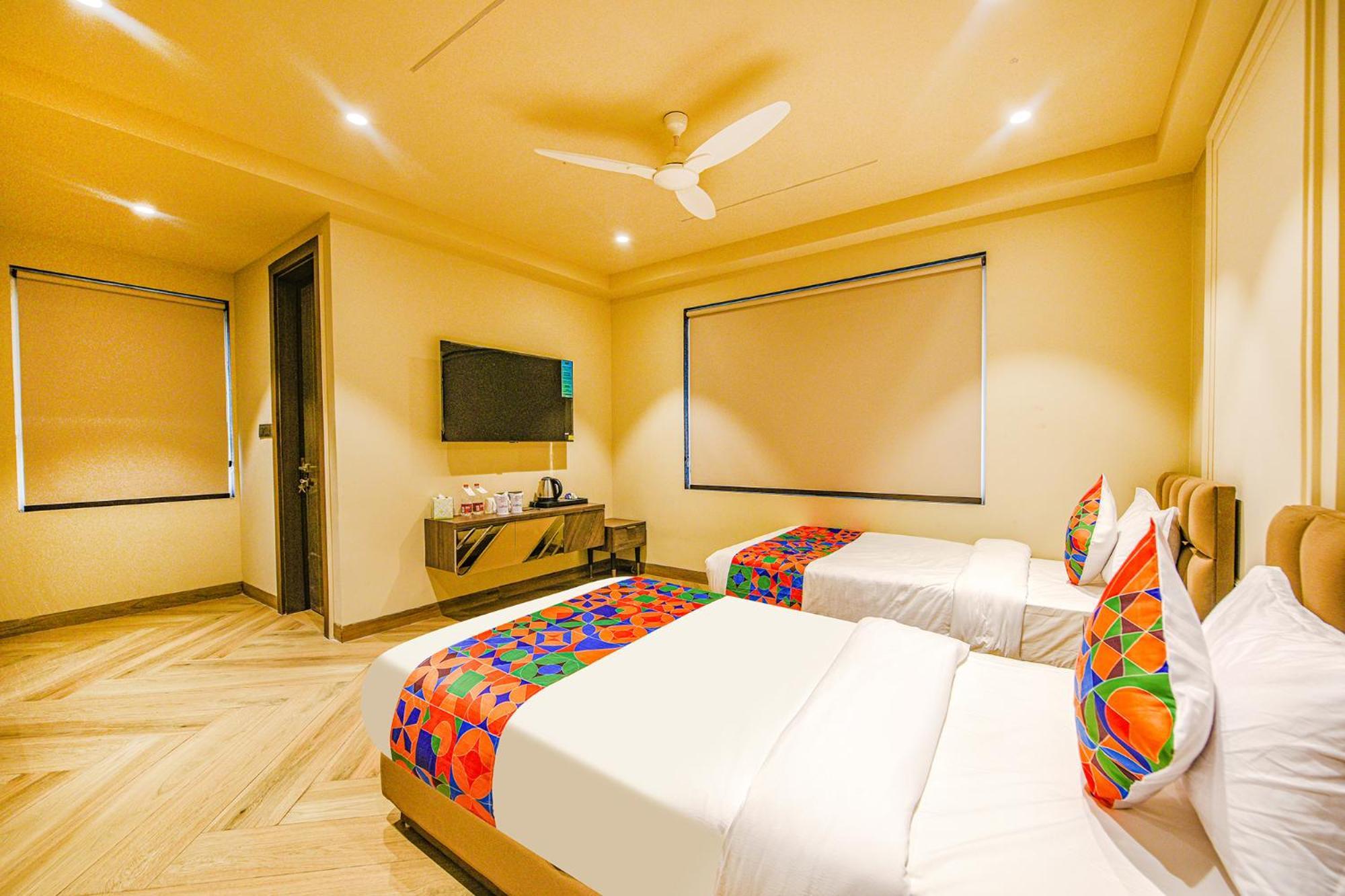 Fabhotel Prime Qotel Janakpuri Delhi  Exterior photo