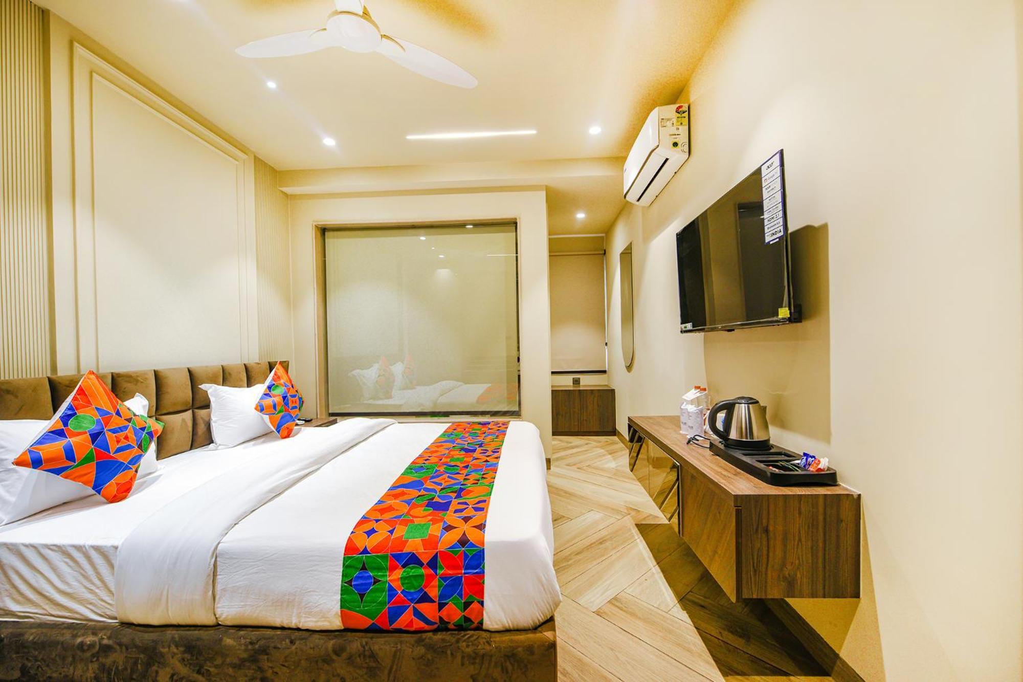 Fabhotel Prime Qotel Janakpuri Delhi  Exterior photo